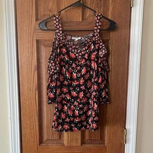 3/4 length floral blouse